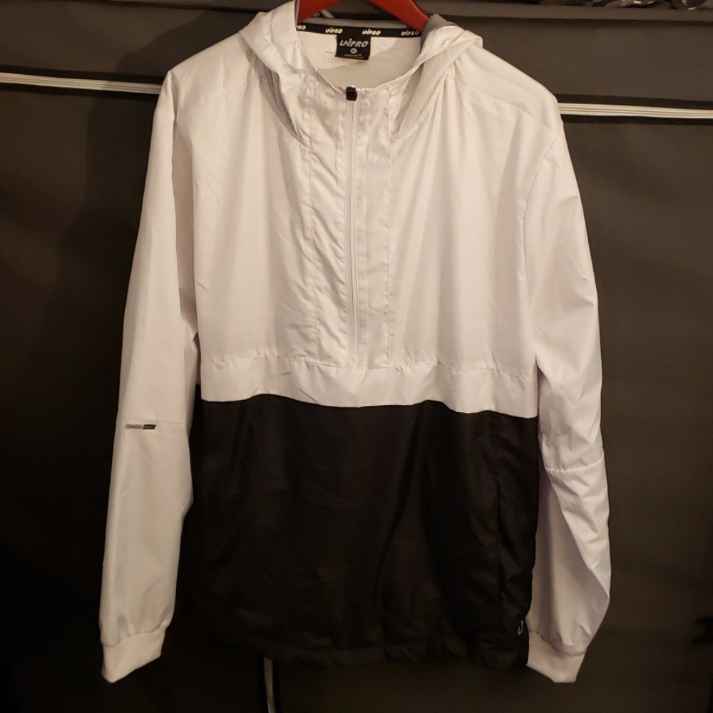 Qwick-Dry Black & White Windbreaker Size XL
